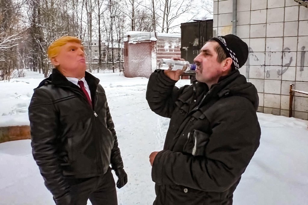 "Our New President" 
Провокатевният филм на Максим Поздоровкин разказва за изборите в САЩ единствено от гледна точка Русия и руските медии и пропаганда. 