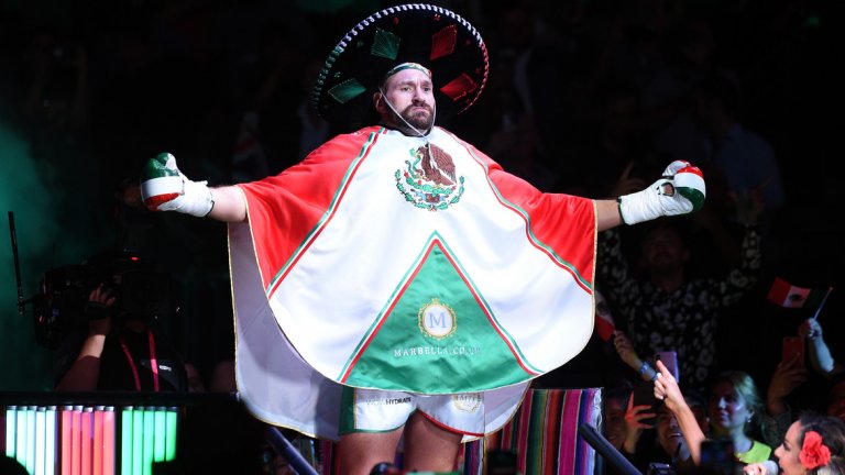 При излизането си Фюри се появи с мексиканско сомбреро и в цветовете на мексиканския флаг