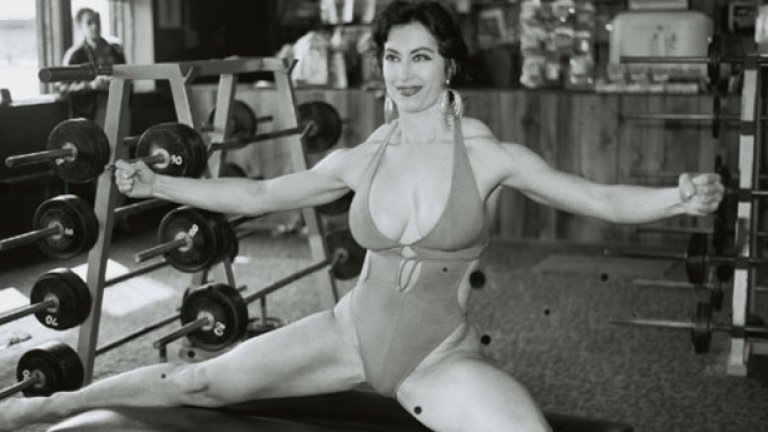 Раса фон Вердер
Раса печели титлата Мис Гола Вселена на Playboy през 1968, след което става един от пионерите на женския бодибилдинг. По-късно стана известна с участието си в стриптийз програмите, насочени към религиозните зрители – Stripping for God.