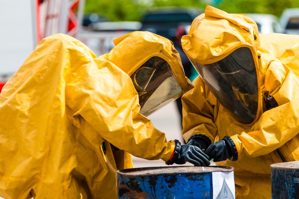 Firefighter training protect Chemical leak From the tank