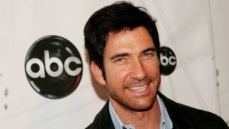 Макдермат в семейството на приятелка на гангстера Джон Спонза от гимназията, въпреки че Спонза не е биологичният му баща.През 1962, когато Дилън е едва на пет, Спонза не изневерява на репутацията си и убива майката на момчето.