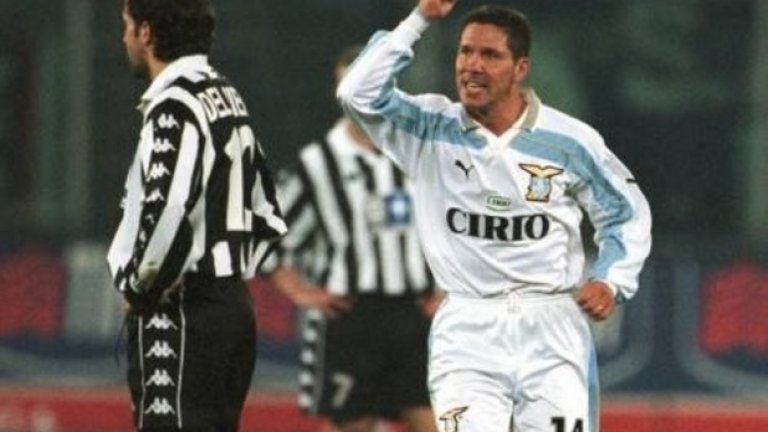 Чоло Симеоне ликува, след като вкара победния гол в Торино през 2000 г.