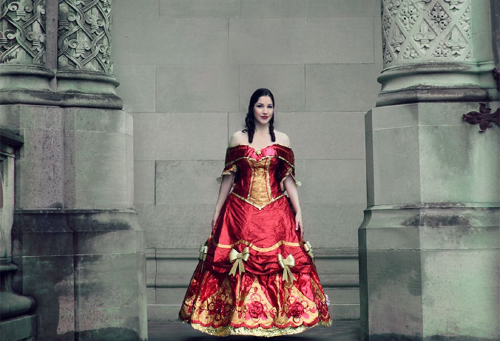 wrapping-paper-dresses-olivia-mears-8