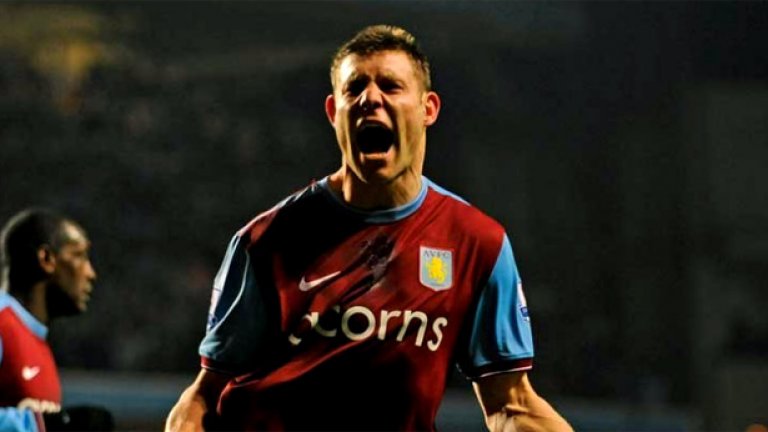 Милнър с екипа на Астън Вила.