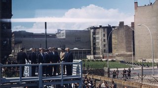 800px-Kennedy_in_Berlin
