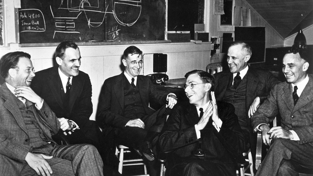Lawrence_Compton_Bush_Conant_Compton_Loomis_83d40m_March_1940_meeting_UCB