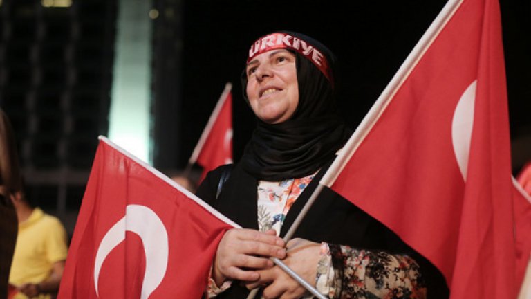 Милиони на митинг в Истанбул в подкрепа на Ердоган