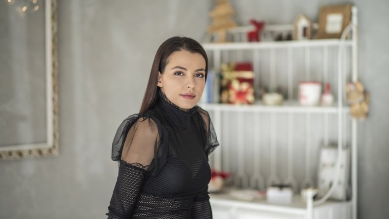 Актрисата Неда Спасова и Коледа с аромат на греяно вино и свещи
