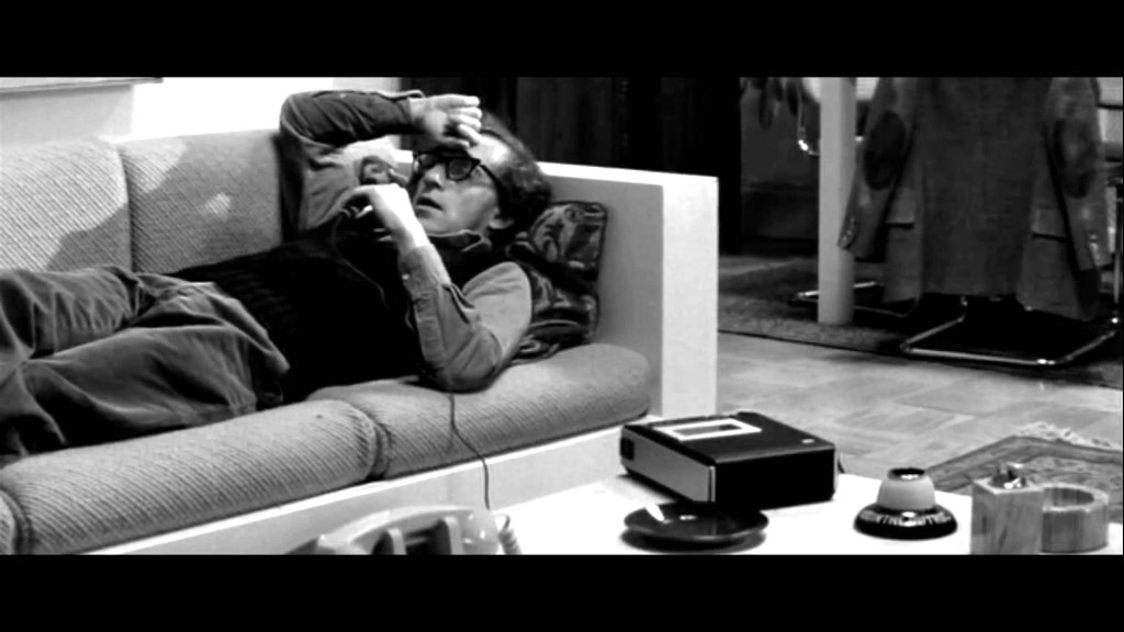 Филмът Манхатън от 1979г. съдържа в себе си възгледа на Алън за живота, поне по онова време. В края на лентата, героят на Алън прави равносметка на нещата, заради които все пак си струва да се живее. За него те са: „Първо – Граучо Маркс… втора част на сим