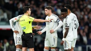 Реал се издъни жестоко и завърши с 9 души в кошмарен мач на "Бернабеу"