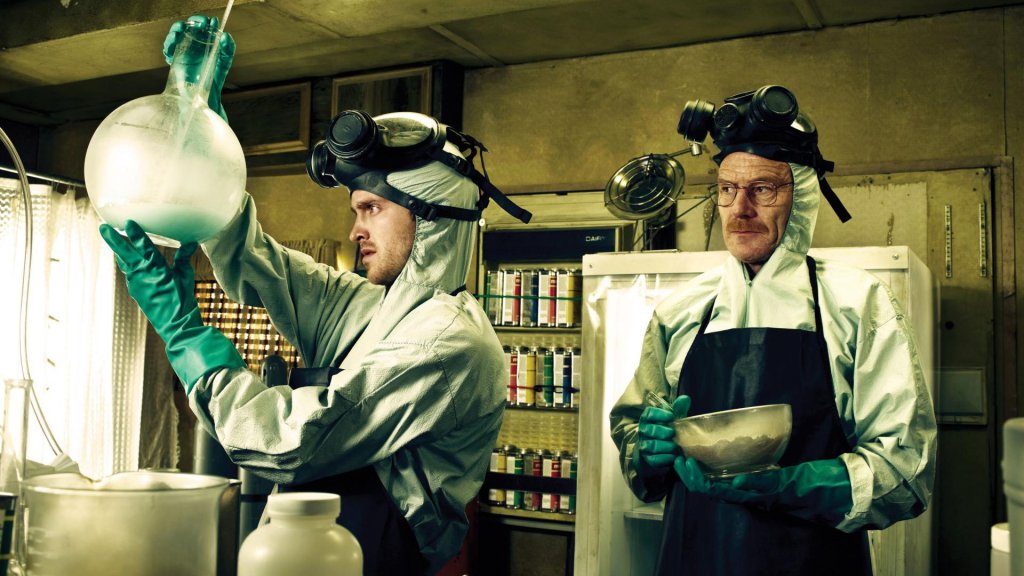 \"BREAKING BAD\" 
2008 - 2013 
Един от най-добрите сериали в историята! Браян Кранстън и Арън Пол заслужават всичките си награди.