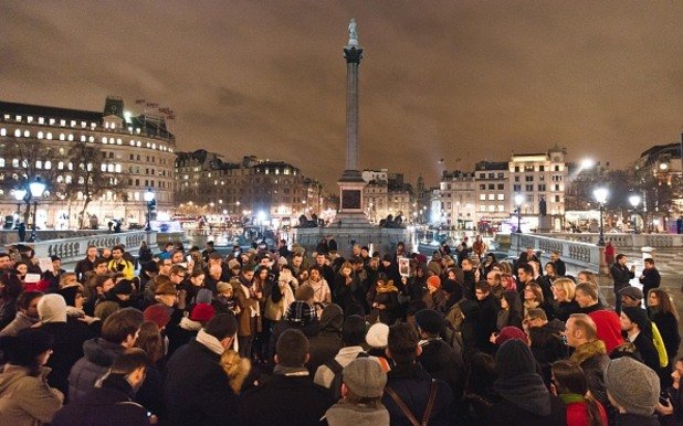 Хиляди в Лондон изразиха подкрепата си към свободното слово и френския народ и изразиха нетърпимост към тероризма чрез шествие