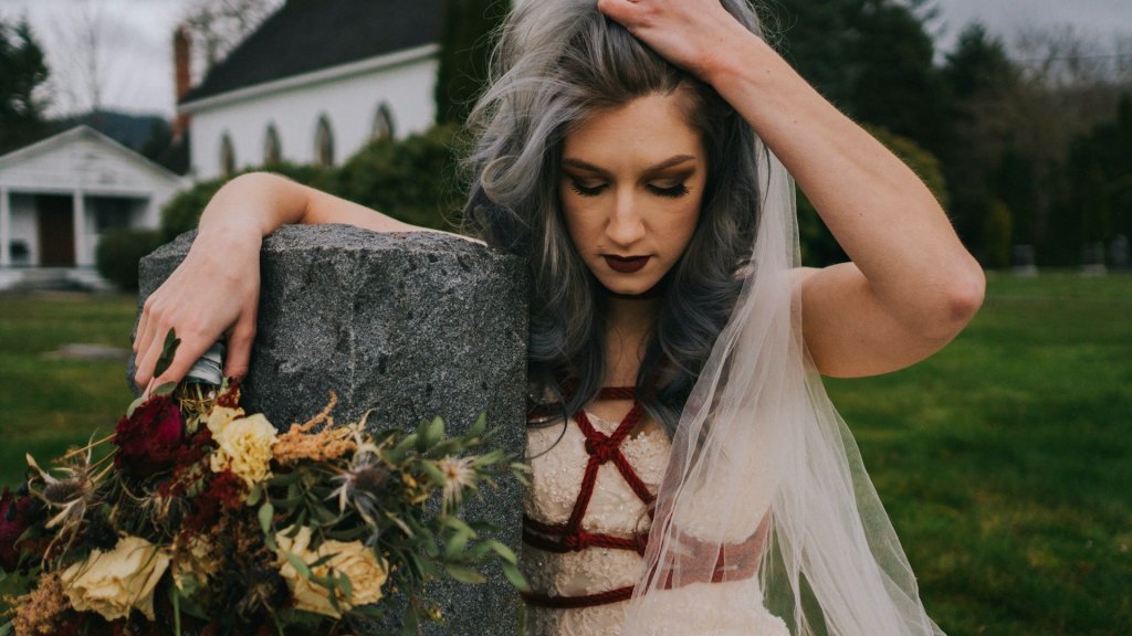 elle-cartier-9qkl4ZUSmF0-unsplash