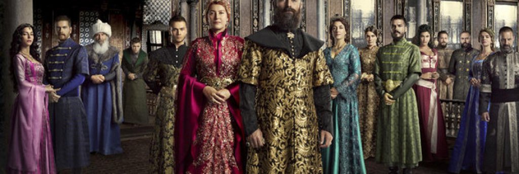 „Великолепният век“ разказва за живота на една от най-ярките личности на Османската империя - султан Сюлейман Великолепни. Зад неговия блясък обаче стоят няколко влиятелни жени и много интриги. 
