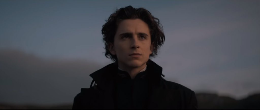 "Дюн" (Dune)
Премиера: 1 октомври
Един от най-чаканите филми на 2020-а беше отложен за идната есен, а ние стискаме палци всичко да е наред с кината, за да можем да видим епоса на режисьора Дени Вилньов на голям екран. Той адаптира научнофантастничния роман на Франк Хърбърт, посветен на борбата за контрол над пустинната планета Аракис - източник на безценната "поправка". В главните роли са Тимъти Шаламе, Зендая, Оскар Айзък, Дейв Батиста, Джейсън Момоа и Хавиер Бардем.