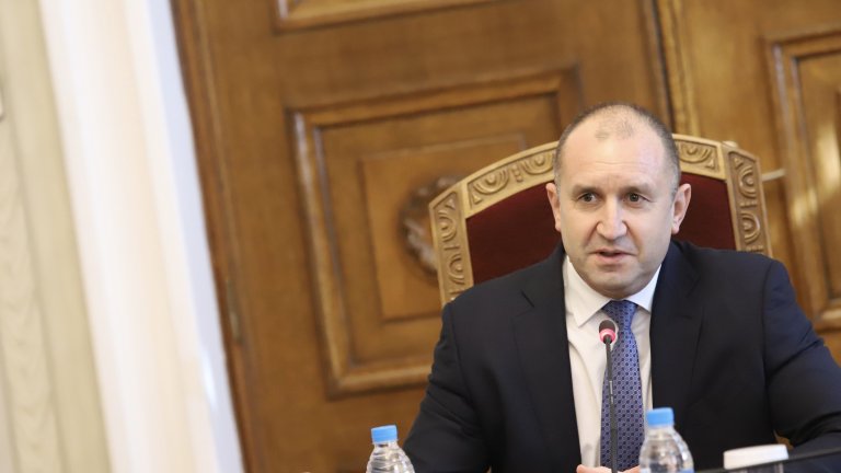 Партийният лидер Слави Трифонов заяви в понеделник, че мандатът ще бъде върнат още при получаването му