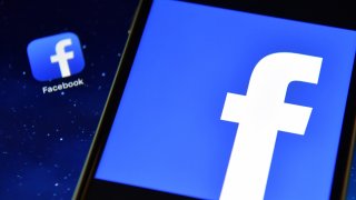 Социалната мрежа блокира новинарското съдържание за страната заради законов спор
