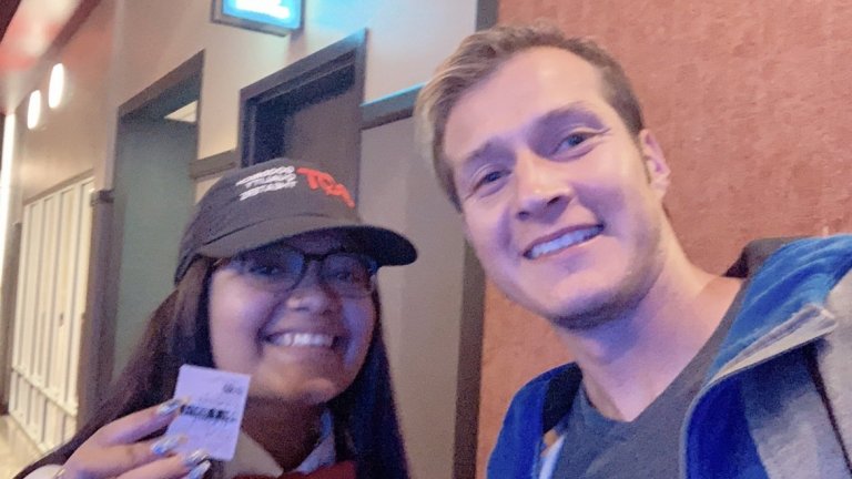 Дни гледане на един и същ филм в преследване на рекорд