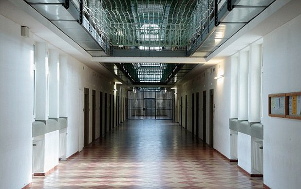 "В килията плачех като бебе": Ули Хьонес за престоя зад решетките
