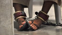 Затворът в Гуантанамо се прочу с методите си за мъчения и с хора, които лежат години там, без да получат правосъдие...