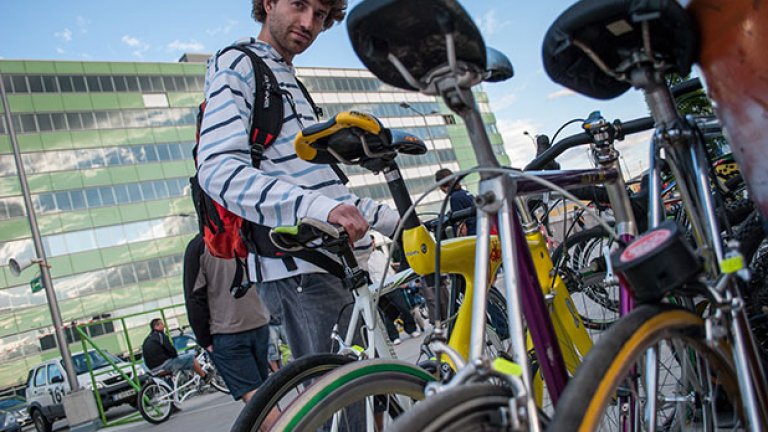 На две колела над София