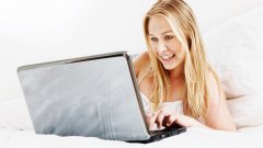 Парадоксът в страната - плащаш данъци за стотици хиляди от OnlyFans, полицията ти прави обиск.