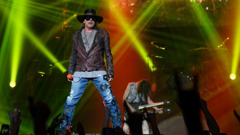 Guns N'Roses са пичовете, спасили хард рок сцената с албума си от 1987-ма "Appetite for Destruction", който е цели 18 пъти платинен. Това не е достатъчно обаче за "Грами". И ето резултата  - 3 номинации и никаква награда