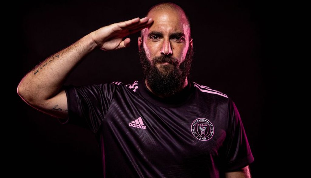 "Ще съм мазохист, ако остана във футбола след всичко, което преживях! Никой не познава по-добре от мен Меси и Роналдо"