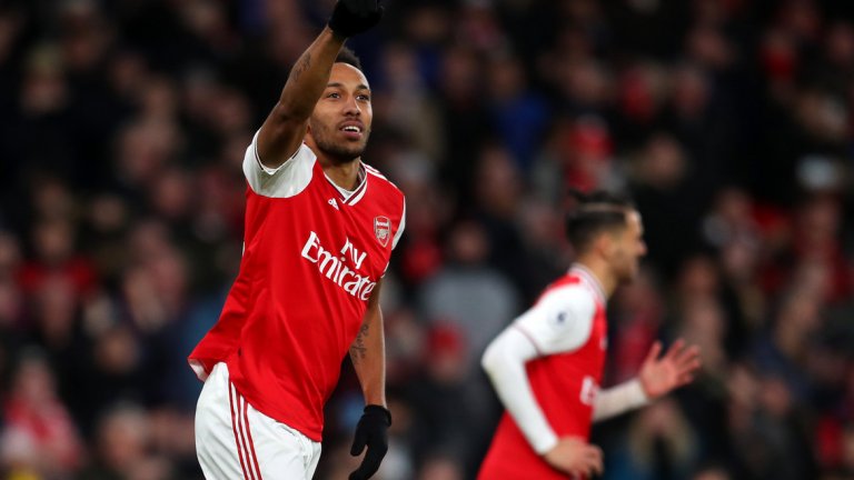 С двата си гола днес Обамеянг вече има 17 от началото на сезона и се изравни на върха при голмайсторите във Висшата лига с Джейми Варди (Лестър)