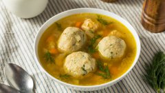 "Пеницилиновата" супа с кюфтенца, с която евреите борят зимата