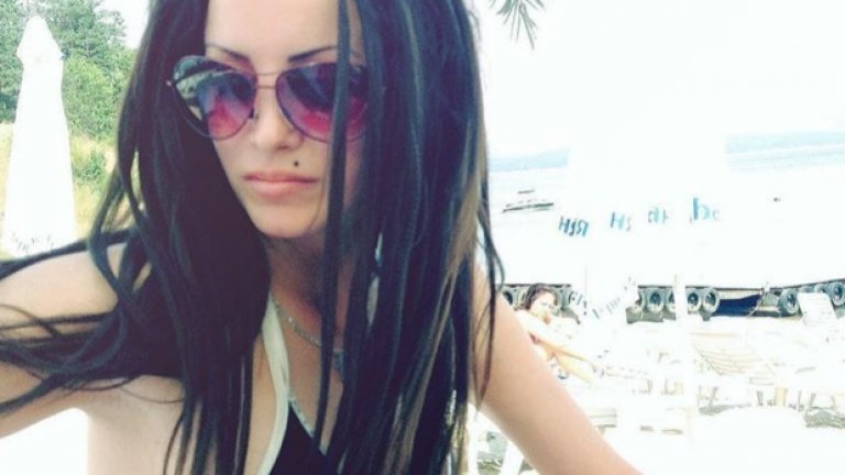 Това е профилната снимка на "Ива Иватта" - по-известна като "нашенката" с въпроса за Южен поток по време на срещата на Бойко Борисов в Лондон