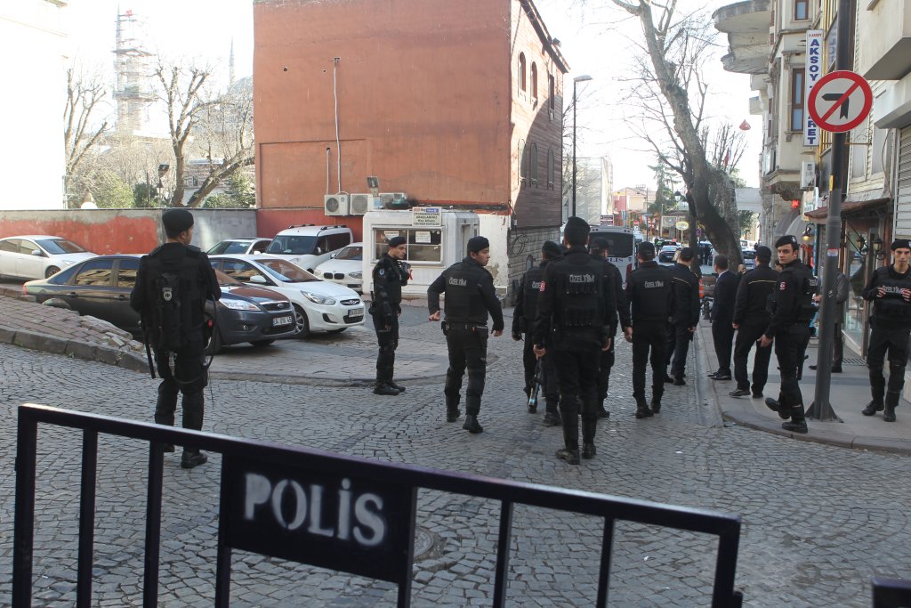 Suicide Bomb Blast Kills Several In Istanbul Square