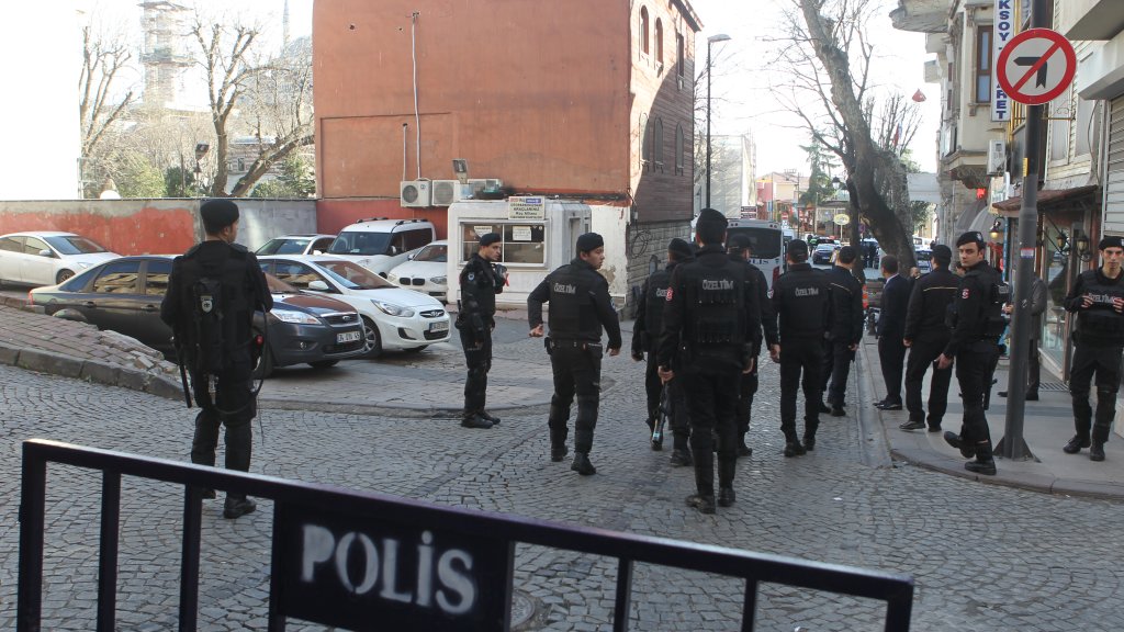 Suicide Bomb Blast Kills Several In Istanbul Square