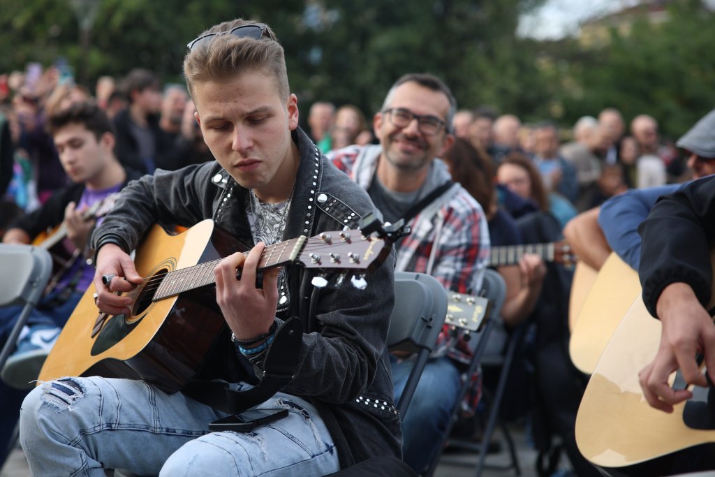 Изпълнението е част от фестивала Sofia Guitar Fest