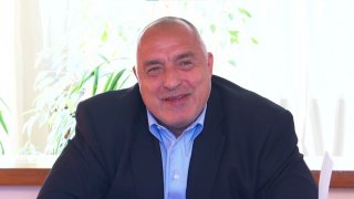 "Страхливец е този, който със 165 депутата казва, че не му достигат",