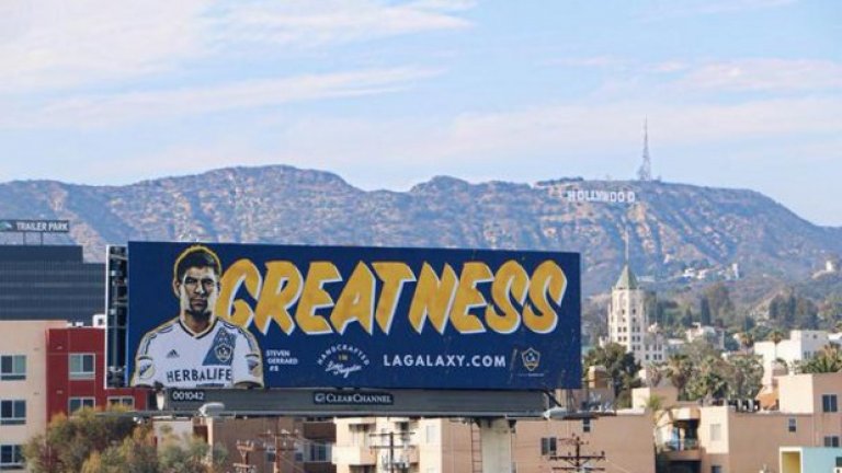 От 18 юли в Лос Анджелис ще се радват на класата на Стивън Джерард, който подписа с местния Галакси. Билбордове с легендата на Ливърпул вече личат в града край Холивуд.