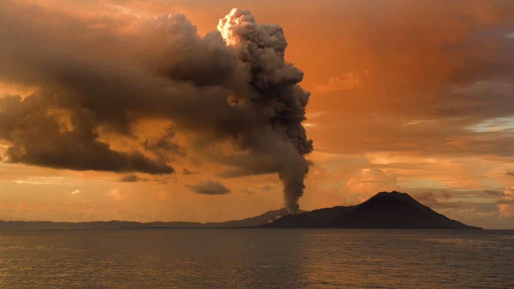 Tavurvur_volcano_edit