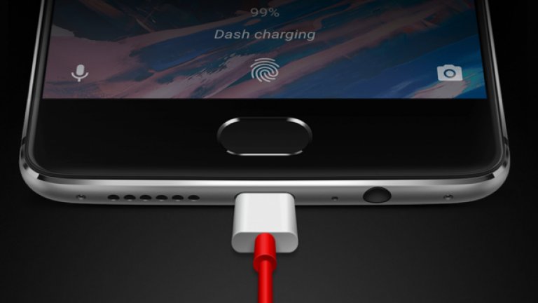 OnePlus 3
Третият флагман на OnePlus идва на сравнително достъпна цена от 399 долара и с отлични спецификации: 16-мегапикселова камера, 6 GB RAM, процесор Snapdragon 820 и 5,5-инчов екран. Батерията с 3300 mAh издържа впечатляващите 14 часа и 17 минути при изпитанията. Благодарение на технологията на OnePlus за бързо зареждане, за 30 минути устройството се съживява до 65 процента заряд на батерията.