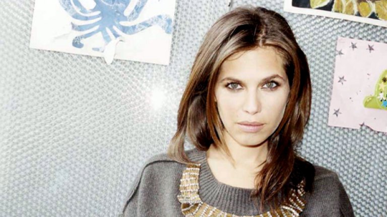 Редактор в московско списание коментира Дария Жукова така: "Тя е много спокойна, тиха, любезна и интелигентна; съзнава, че е привилегия да не се налага да мислиш за пари - и да не страдаш от лишения. Тя е много скромна и не дава често интервюта." Друг неин познат не е толкова позитивен: "Ако те харесва, тя е много мила. Ако не й допадаш, е невероятно студена. Като цяло е просто надменна"