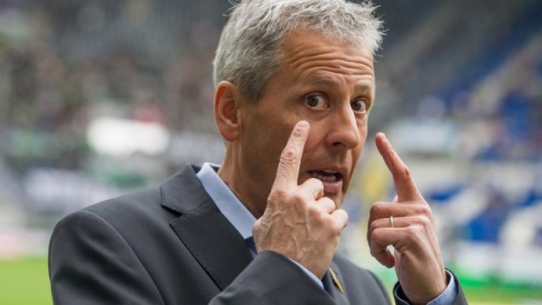 17. Люсиен Фавър (Борусия Мьонхенгладбах)
Той е един от онези треньори, които постигат незабавен ефект върху отбора. 57-годишният швейцарец помогна на Херта да надскочи себе си и да играе в Европа, преди да поеме Гладбах през 2011-а. Първо спаси тима от изпадане, а  в последния сезон го класира трети с втората най-добра защита в Бундеслигата.
Гъвкав и тактически невероятно можещ, той е един от хората, към които Байерн ще погледне, ако се раздели с Гуардиола. Точно като него следи всеки детайл. Напомня обаче Отмар Хицфелд по това, че издига в култ контраатаката, а не футболът с огромно владеене на топката.