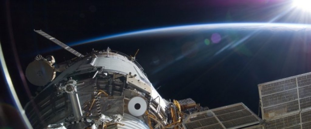 sts-129-640x425