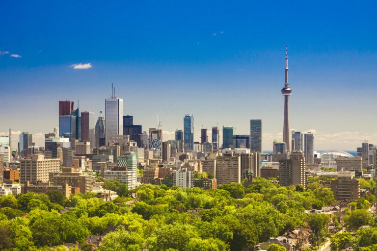 Торонто (на снимката) е деветият най-добър град за живеене на планетата. В класацията са участвали 172 града от цял свят.