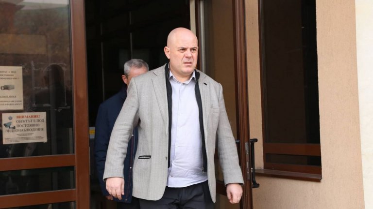 Зам.-главният прокурор се похвали с разкриването на две убийства от битов характер