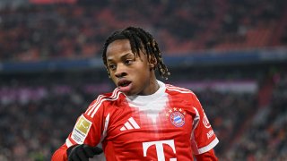 Играч на Байерн заспал по време на разбор на Компани