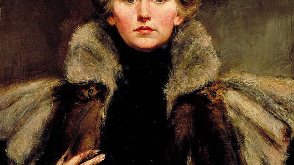 567px-Natalie_Barney_in_Fur_Cape