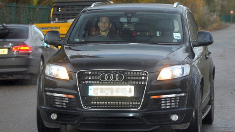 Рио търси къде да паркира своето Audi Q7.