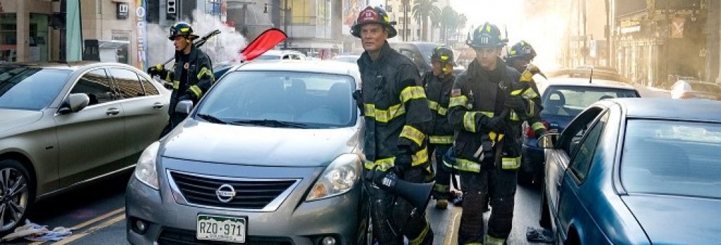 “911”
Кога: всеки делничен ден от 22:55 ч.
Къде: Star Chanell
Четвъртият и пети сезон на сериала, продуциран от Анджела Басет, отново представя ежедневието на полицаи, пожарникари и парамедици от Ел Ей. Те са на първа линия, когато някой е в беда, но в същото време се изправят пред сериозни лични изпитания като отглеждането на осиновени деца, зависимостта към алкохола и самотата.