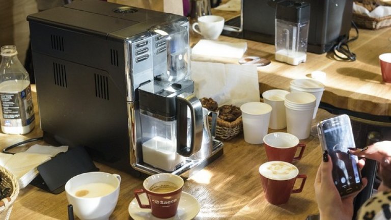 Saeco e оригинална италианска марка кафемашини с 30-годишен опит, която става част от портфолиото уреди за дома на Philips.