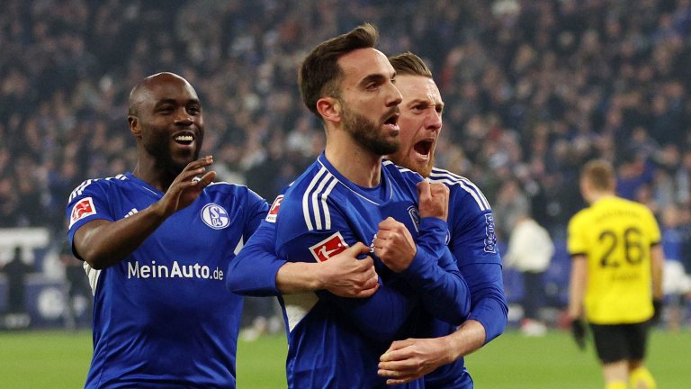 Шалке спря Дортмунд в 4-голово зрелище в дербито на Рур