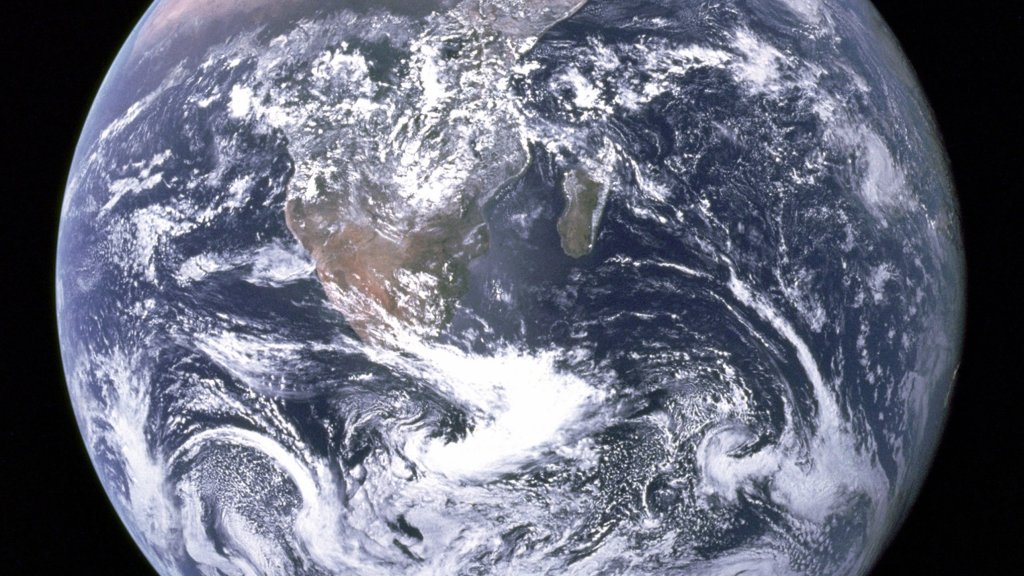 space_Earth-the original Blue Marble-Apollo 17 -1972